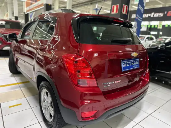 CHEVROLET-TRACKER-2017