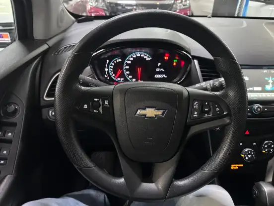 CHEVROLET-TRACKER-2017