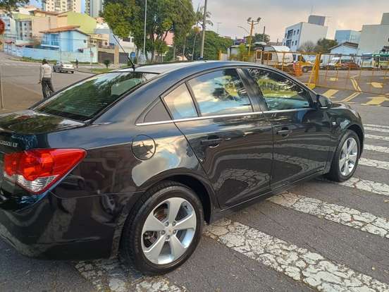 CHEVROLET-CRUZE-2011