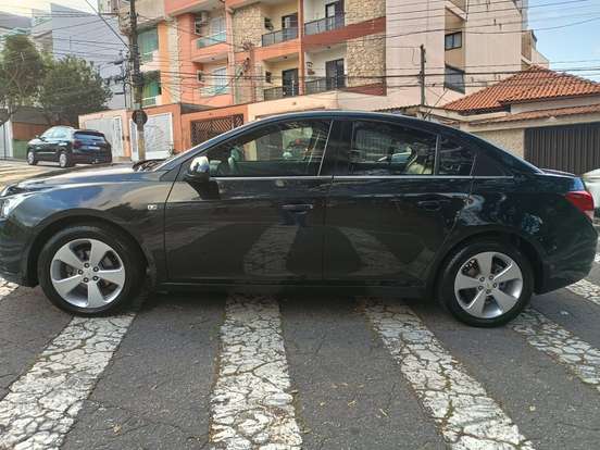 CHEVROLET-CRUZE-2011