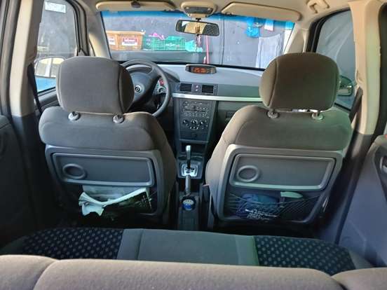 CHEVROLET-MERIVA-2010