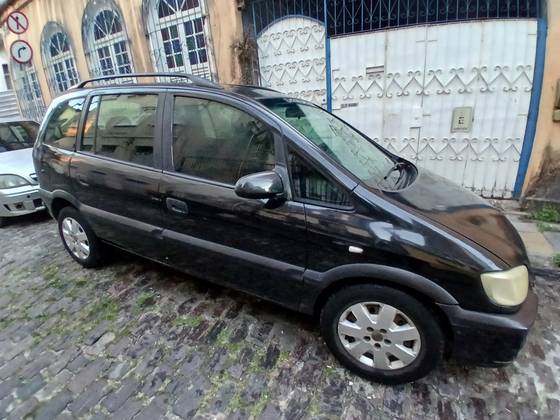 CHEVROLET ZAFIRA 2.0 MPFI COMFORT 8V FLEX 4P MANUAL