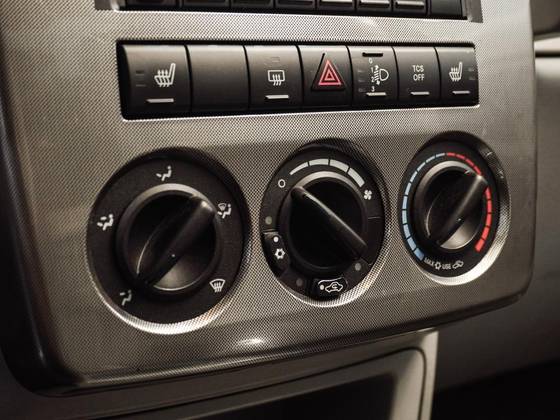 /en/city/cate-car-used-car/chrysler-pt-cruiser-2009-2-4-limited-edition-16v-gasoline-4p-automatic-50483107820865536/-7