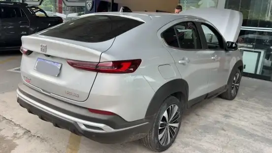 FIAT-FASTBACK-2022