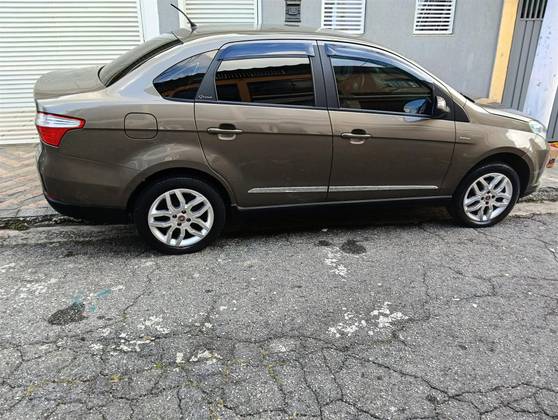 FIAT GRAND SIENA 1.6 MPI ESSENCE 16V FLEX 4P AUTOMATIZADO