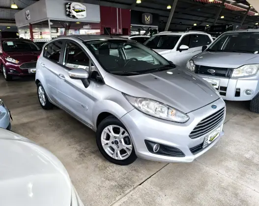 FORD FIESTA 1.6 SE HATCH 16V FLEX 4P POWERSHIFT FORD FIESTA 1.6 SE HATCH 16V FLEX 4P POWERSHIFT