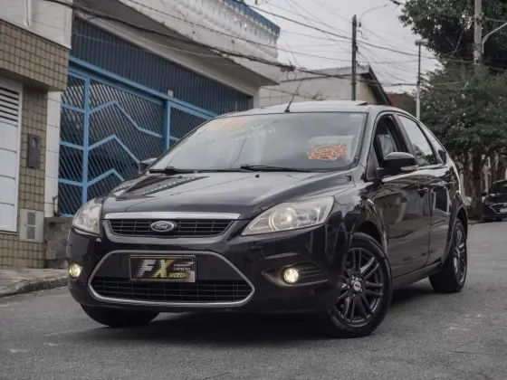 FORD FOCUS 2.0 GHIA SEDAN 16V GASOLINA 4P AUTOMÁTICO