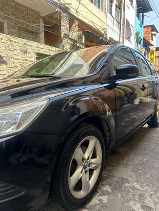 FORD-FOCUS-2011