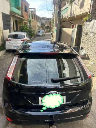 FORD-FOCUS-2011
