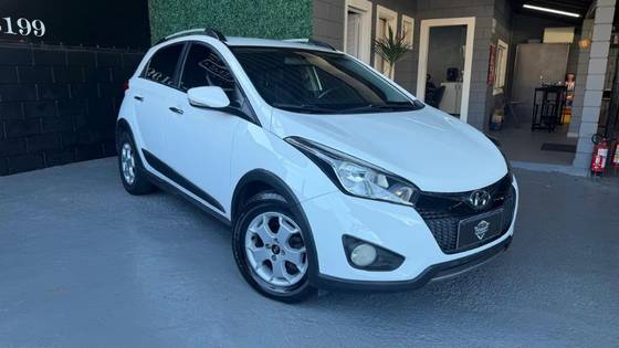 HYUNDAI HB20X 1.6 16V PREMIUM FLEX 4P AUTOMÁTICO