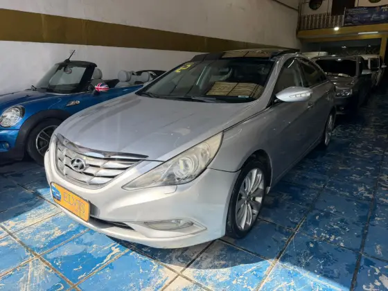 HYUNDAI SONATA 2.4 MPFI I4 16V 182CV GASOLINA 4P AUTOMÁTICO HYUNDAI SONATA 2.4 MPFI I4 16V 182CV GASOLINA 4P AUTOMÁTICO