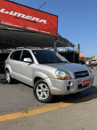 HYUNDAI TUCSON 2.0 MPFI GL 16V 142CV 2WD GASOLINA 4P AUTOMÁTICO