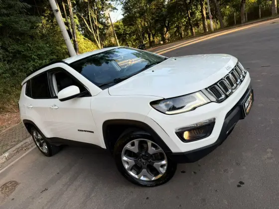 JEEP COMPASS 2.0 16V DIESEL LONGITUDE 4X4 AUTOMÁTICO JEEP COMPASS 2.0 16V DIESEL LONGITUDE 4X4 AUTOMÁTICO