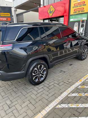 JEEP-COMMANDER-2022