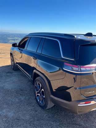 JEEP-COMMANDER-2022