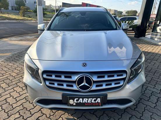 MERCEDES-BENZ-GLA 200-2018