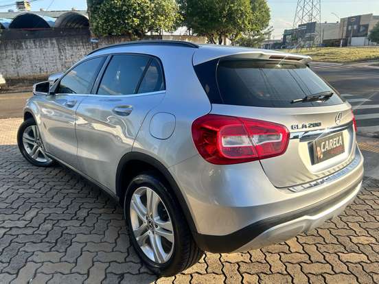 MERCEDES-BENZ-GLA 200-2018