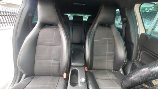 MERCEDES-BENZ-CLASSE A-1.6 200 TURBO URBAN GASOLINA 4P AUTOMATIZADO MERCEDES-BENZ-CLASSE A-2013