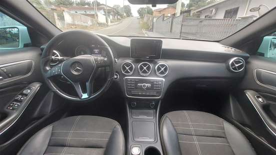 MERCEDES-BENZ-CLASSE A-1.6 200 TURBO URBAN GASOLINA 4P AUTOMATIZADO MERCEDES-BENZ-CLASSE A-2013