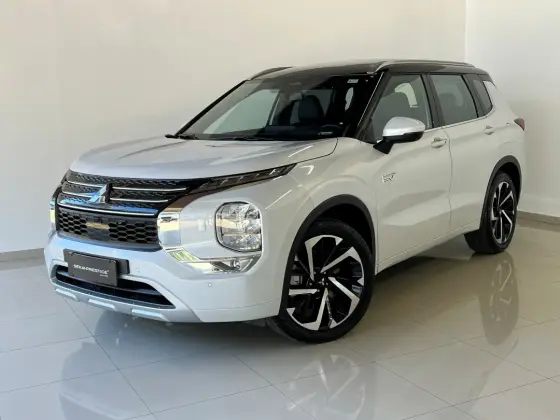 MITSUBISHI OUTLANDER 2.4 PHEV SIGNATURE S-AWC DHT MITSUBISHI OUTLANDER 2.4 PHEV SIGNATURE S-AWC DHT