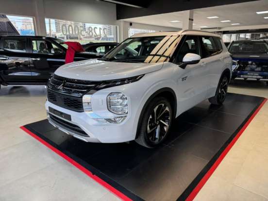 MITSUBISHI-OUTLANDER-2025