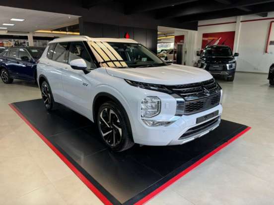 MITSUBISHI-OUTLANDER-2.4 PHEV HPE-S S-AWC DHT MITSUBISHI-OUTLANDER-2025