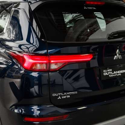 MITSUBISHI-OUTLANDER-2025