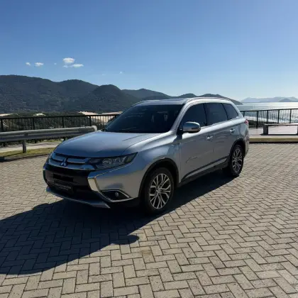 MITSUBISHI OUTLANDER 3.0 GT 4X4 V6 24V GASOLINA 4P AUTOMÁTICO MITSUBISHI OUTLANDER 3.0 GT 4X4 V6 24V GASOLINA 4P AUTOMÁTICO