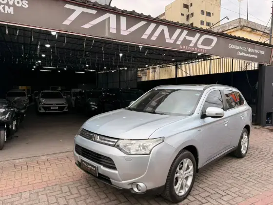 MITSUBISHI OUTLANDER 3.0 GT 4X4 V6 24V GASOLINA 4P AUTOMÁTICO
