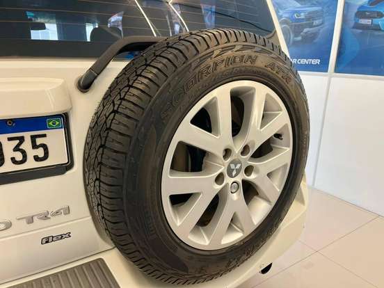 MITSUBISHI-PAJERO TR4-2.0 4X2 16V 140CV FLEX 4P AUTOMÁTICO MITSUBISHI-PAJERO TR4-2012