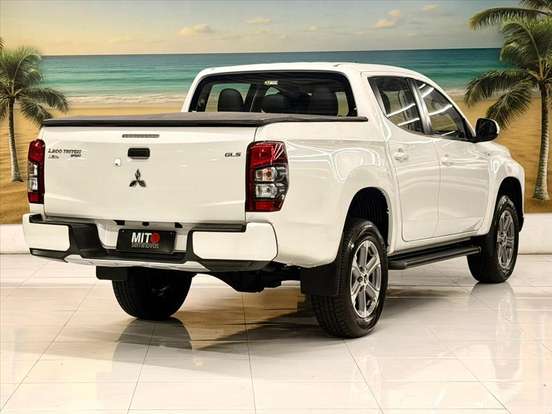 MITSUBISHI-TRITON-2.4 BITURBO DIESEL CD GLS 4X4 AUTOMÁTICO MITSUBISHI-TRITON-2024