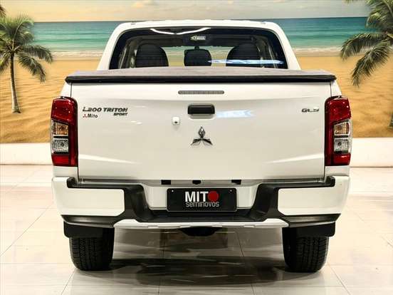 MITSUBISHI-TRITON-2024