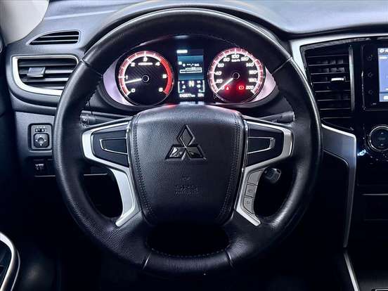 MITSUBISHI-TRITON-2.4 BITURBO DIESEL CD GLS 4X4 AUTOMÁTICO MITSUBISHI-TRITON-2024