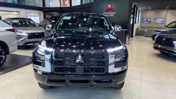 MITSUBISHI TRITON 2.4 BITURBO DIESEL CD HPE 4X4 AUTOMÁTICO