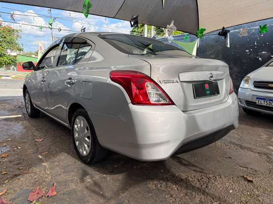 NISSAN-VERSA-2016