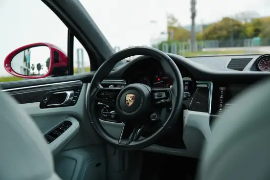 PORSCHE-MACAN-2024