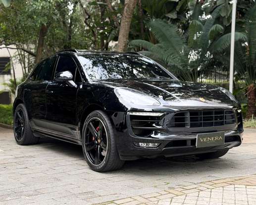 PORSCHE-MACAN-2016