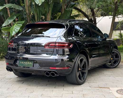 PORSCHE-MACAN-2016