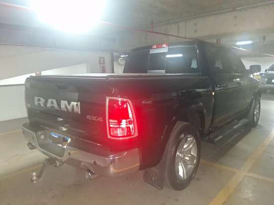 RAM-1500-5.7 V8 GASOLINA LIMITED CD 4X4 AUTOMÁTICO RAM-1500-2023
