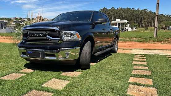 RAM-CLASSIC-5.7 V8 GASOLINA LARAMIE CD 4X4 AUTOMÁTICO RAM-CLASSIC-2023