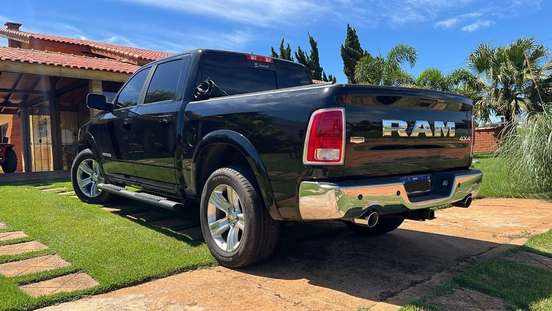 RAM-CLASSIC-5.7 V8 GASOLINA LARAMIE CD 4X4 AUTOMÁTICO RAM-CLASSIC-2023