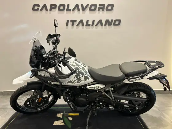 ROYAL ENFIELD HIMALAYAN 450 KAMET WHITE 