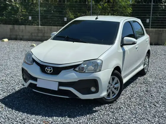 TOYOTA ETIOS 1.5 XLS 16V FLEX 4P AUTOMÁTICO TOYOTA ETIOS 1.5 XLS 16V FLEX 4P AUTOMÁTICO