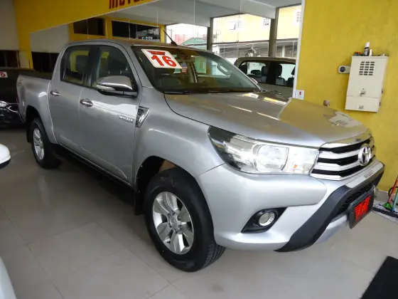 TOYOTA HILUX 2.8 SRV 4X4 CD 16V DIESEL 4P AUTOMÁTICO TOYOTA HILUX 2.8 SRV 4X4 CD 16V DIESEL 4P AUTOMÁTICO