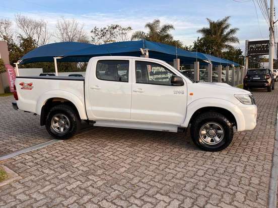 TOYOTA-HILUX-3.0 SR 4X4 CD 16V TURBO INTERCOOLER DIESEL 4P AUTOMÁTICO TOYOTA-HILUX-2012