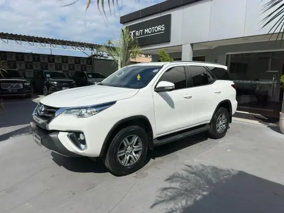 TOYOTA HILUX SW4 2.7 SR 4X2 16V FLEX 4P AUTOMÁTICO