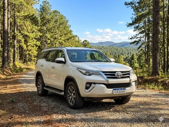 TOYOTA HILUX SW4 2.8 SRX 4X4 16V TURBO INTERCOOLER DIESEL 4P AUTOMÁTICO