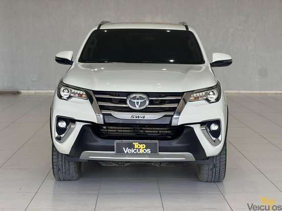 TOYOTA-HILUX SW4-2.8 SRX 4X4 7 LUGARES 16V TURBO INTERCOOLER DIESEL 4P AUTOMÁTICO TOYOTA-HILUX SW4-2018
