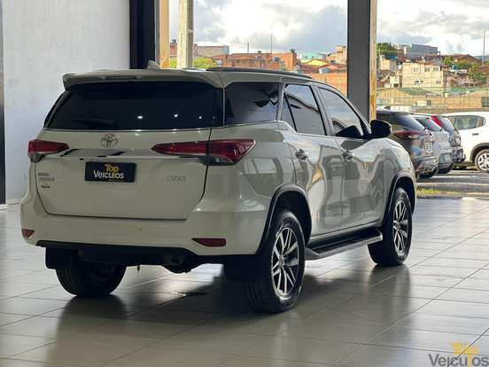TOYOTA-HILUX SW4-2018