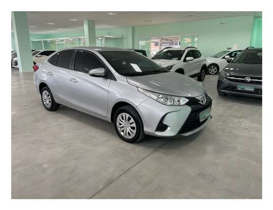 TOYOTA-YARIS-2022